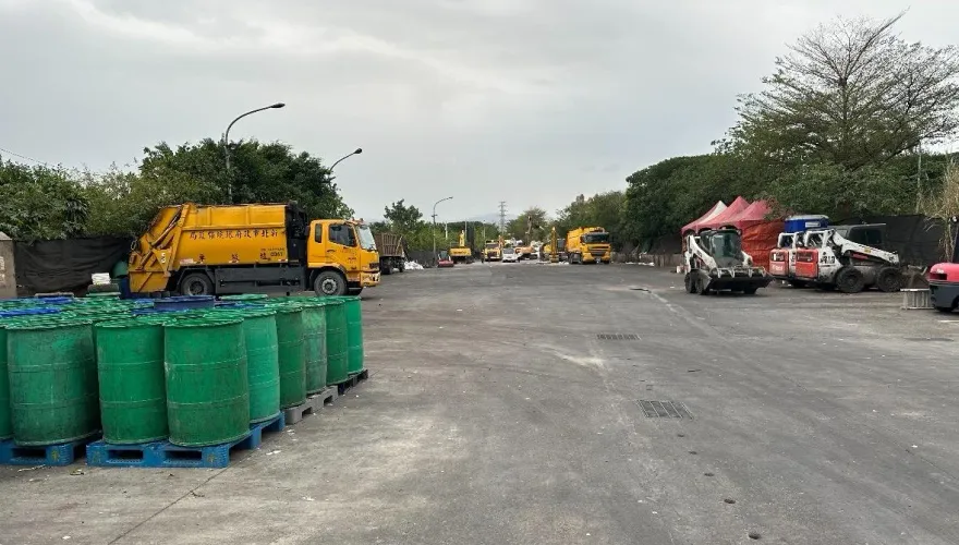 新莊清潔隊員處理堆肥！駕駛突然開車害他跌落、顱內出血昏迷送醫