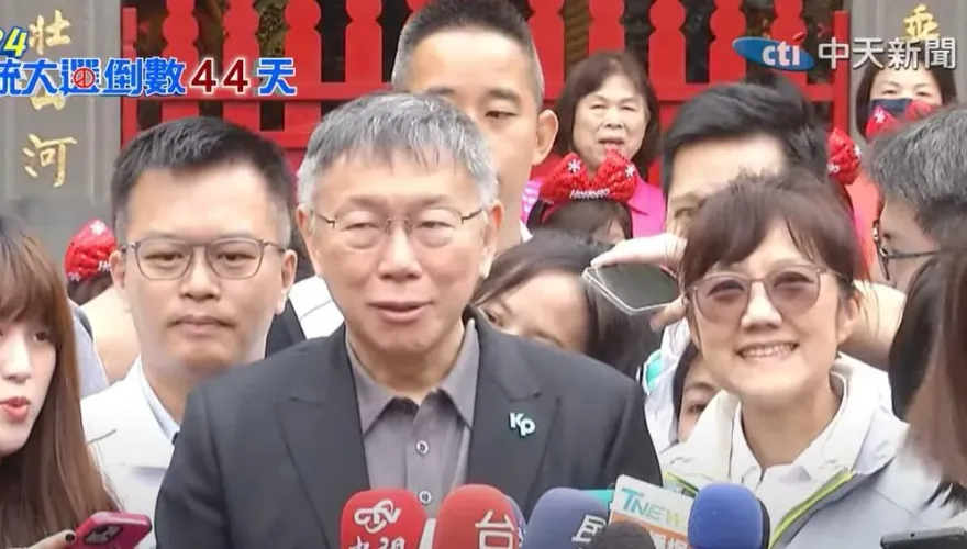 自曝深綠卻還猛蹭藍　前幕僚酸柯文哲「渣男」話術：政治雙腿張最開