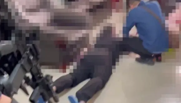 影/攻堅逮人片！勾結詐團蹲點摩鐵偷拍勒索百萬　三重洩密警等5人被羈押