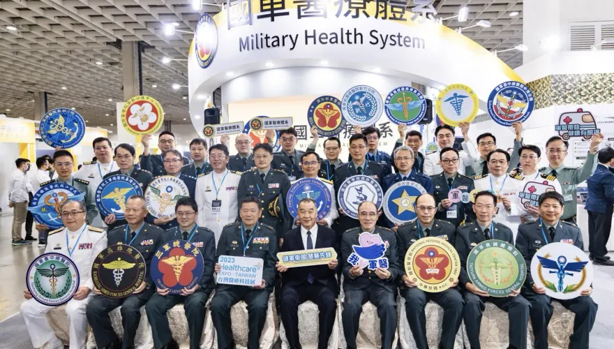 軍醫局創「3大領域」新技術！國防部長邱國正醫療科技展親自揭幕
