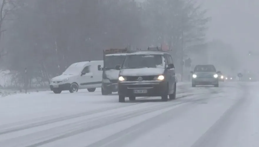 慕尼黑暴雪破紀錄！飛機「結凍」火車全停　交通中斷如「陸地孤島」