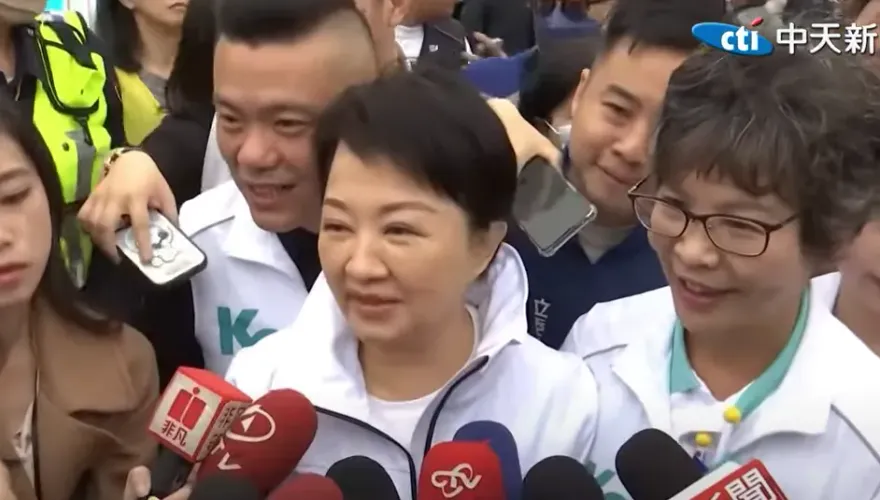 影/台中藍白合！盧秀燕輔選蔡壁如　神回柯「藍綠一家親」說