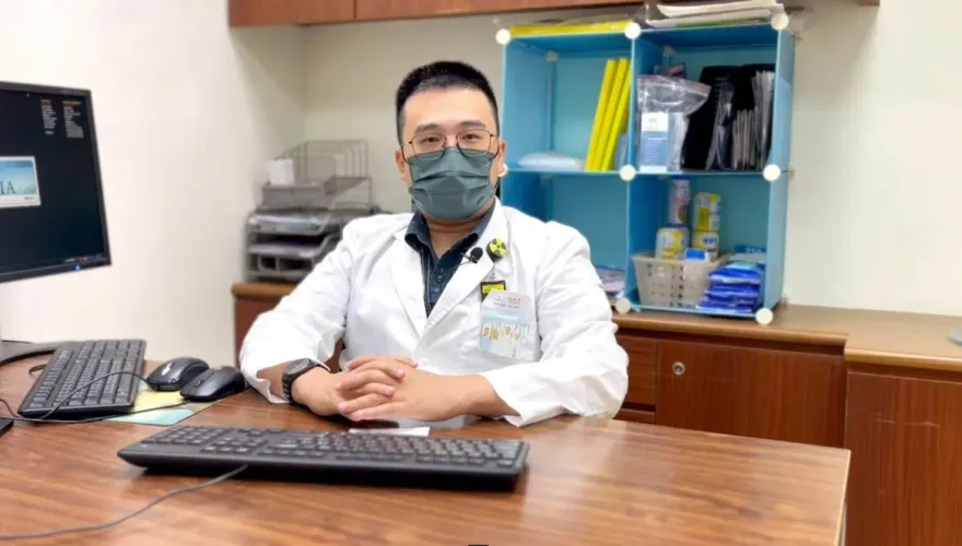 中年男「不菸不酒不吃檳榔」脖子痛無硬塊！疑喉嚨痛竟罹「扁桃腺癌」