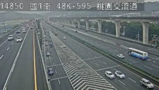 快訊/五楊高架南下48.5公里「2車追撞」！上班上課注意