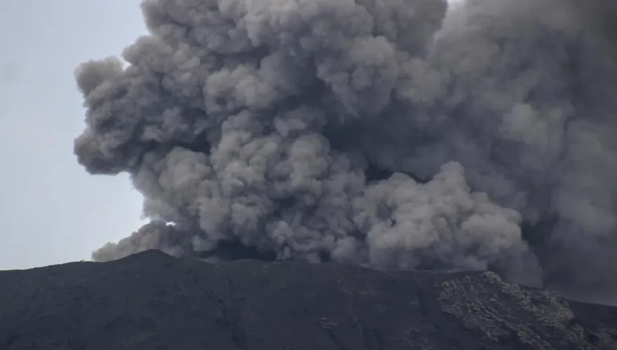 影/印尼馬拉皮火山噴不停！攀至23死、多人灼傷
