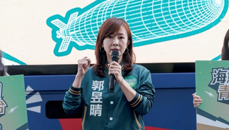 挨轟不讀書的戲子！郭昱晴反擊暗指「另類歧視」　陳沂笑嗆又拖雞排妹下水