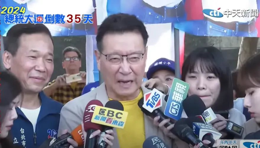 影/柯文哲批「急速傾中」！趙少康反殺：罵綠營抹紅他　那他不是抹紅我們嗎？