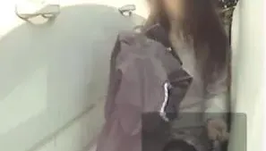 影/做壞事逃掉片！她車停太歪被要求移車　竟惱羞鑰匙猛刮特斯拉全都錄