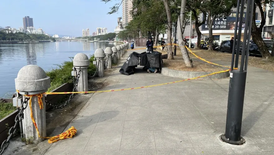 快訊/高雄愛河又見浮屍！男子撈起明顯死亡　5天已3人落水