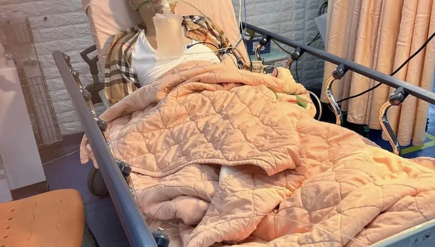 蔡坤龍喝菜頭湯中毒…懷疑司機幹的報警提告！   今開庭他無奈：我沒有啊