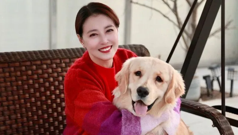 恩師周海媚永別！曾同台飆戲范冰冰、「新版周芷若」祝绪丹悲痛喊：一路走好