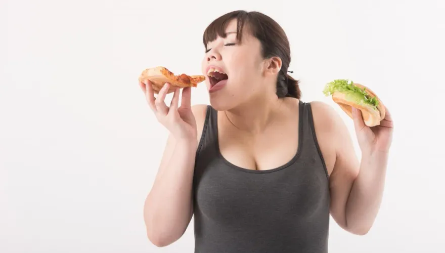 90%胖子的通病！營養師親揭「4壞習慣」…別再用碗公吃飯