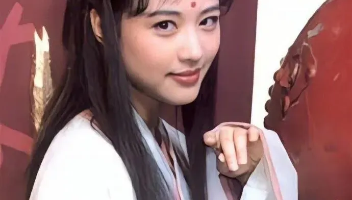 周海媚後，再無周芷若！《倚天屠龍記》導演憶29年前合作　哀嘆：特別難受