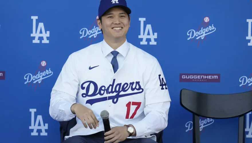 連手錶都受關注！大谷翔平配戴日本出品名錶亮相記者會　獲《GQ》大讚