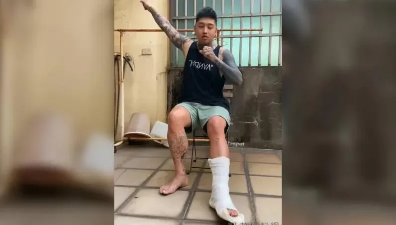 抖音神曲「科目三」頻傳骨折！醫示警「平面反覆快速彎折扭動」風險高