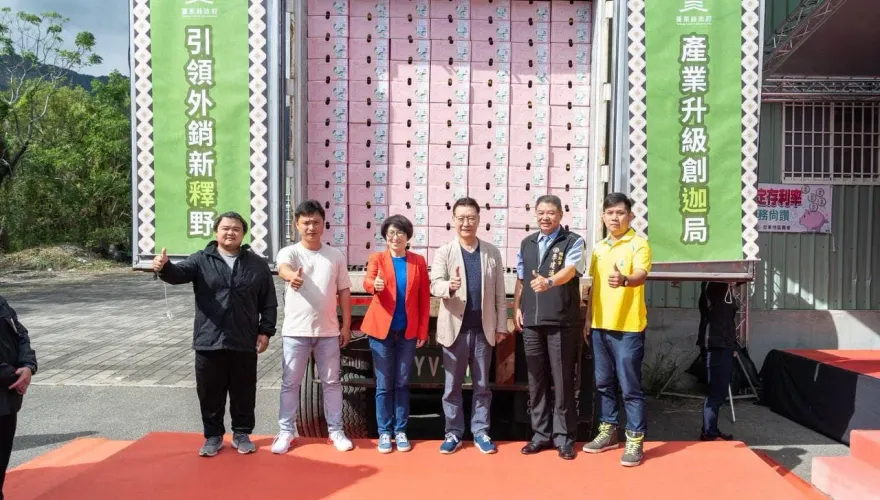 台東鳳梨釋迦恢復銷大陸！趙少康讚饒慶鈴：國民黨才能顧農民　民進黨束手無策