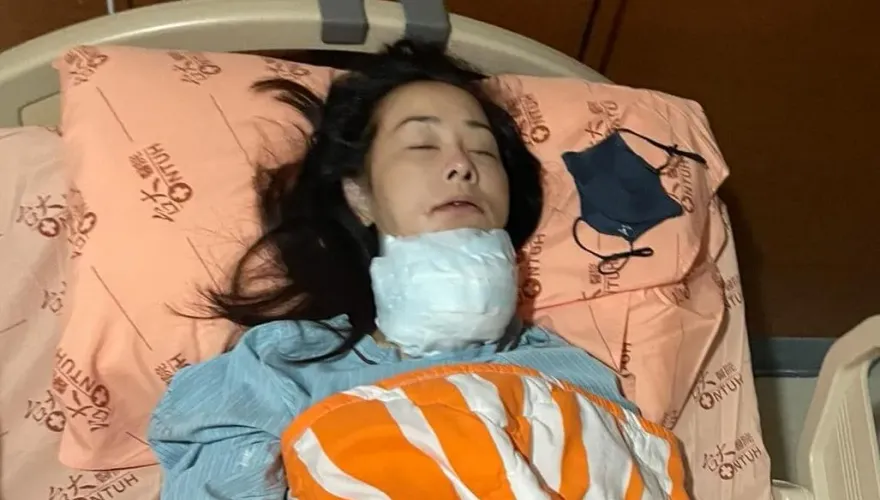 女星兵家綺罹「甲狀腺癌」住院動刀　被救護車送回病房…只能喝流質食物