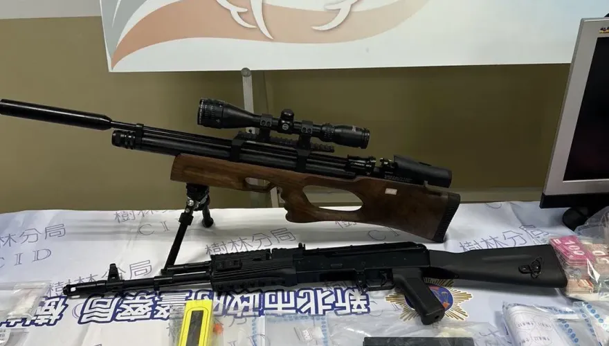 影/是要支援前線膩？樹林警執行選前肅槍掃黑專案　驚見大型狙擊槍