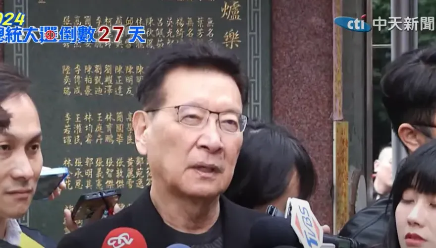 影/顏寬恒夜市拜票「巧遇」柯文哲？　趙少康秒回：那我是真遇