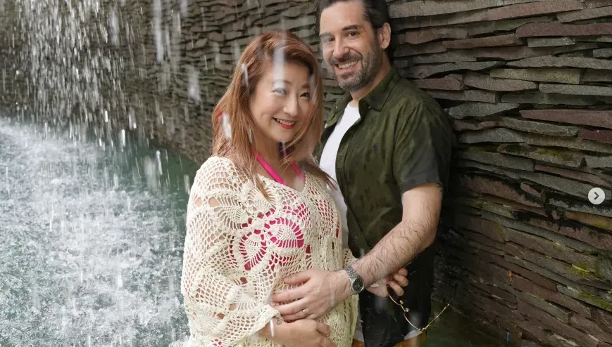 再曝「懷孕」喜訊！43歲黃湘怡二婚嫁洋尪1個月　甜曬孕肚照：最棒的禮物