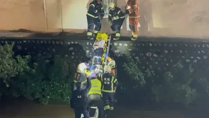 中壢驚傳落河！輕熟女散心失足跌落3公尺高河堤　摔斷左小腿哭喊「腳好痛」