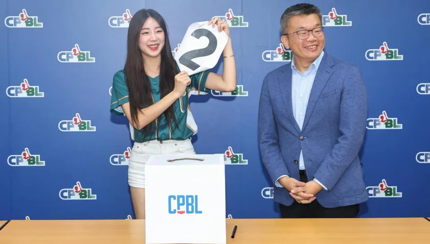 影/最強外掛安芝儇上陣！台鋼抽中「2」號　富邦保狀元籤