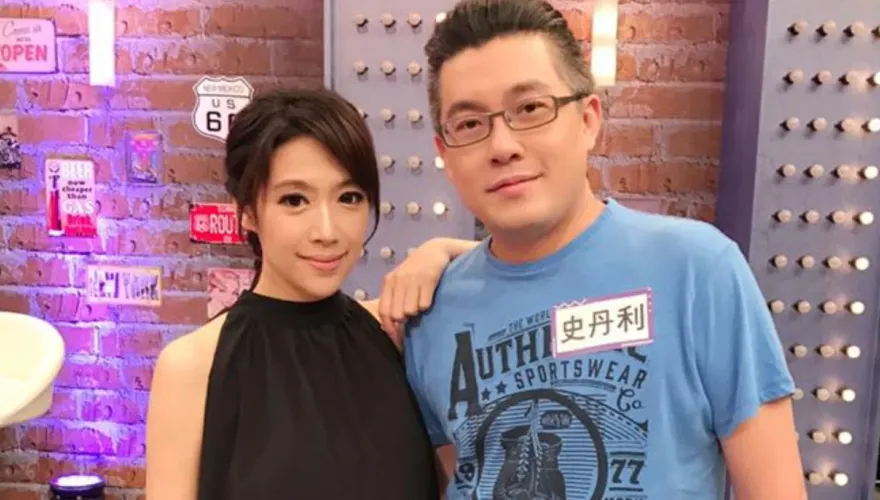 「最美雙胞胎」依依簽字離婚！「互送禮物」斷開10年尪 　前夫史丹利36字洩心聲