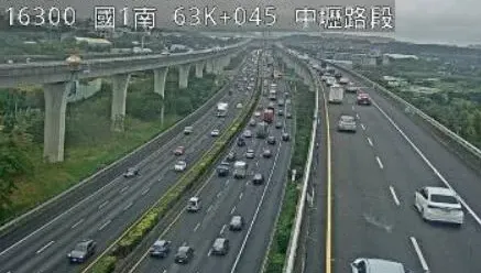 快訊/上班請小心！國道1號中壢段「2車追撞」　一度占用內線車道