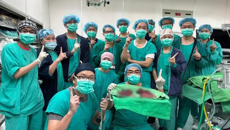 三總首例雙肺移植！6旬老菸槍才換肺又確診新冠　靠葉克膜維持1個月