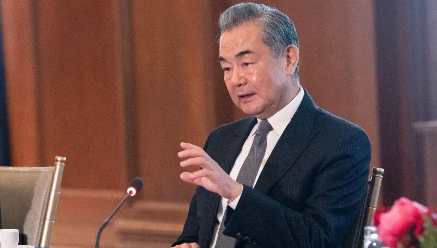 南海衝突越演越烈！中菲外交部長進行通話　王毅：兩國站在「十字路口」