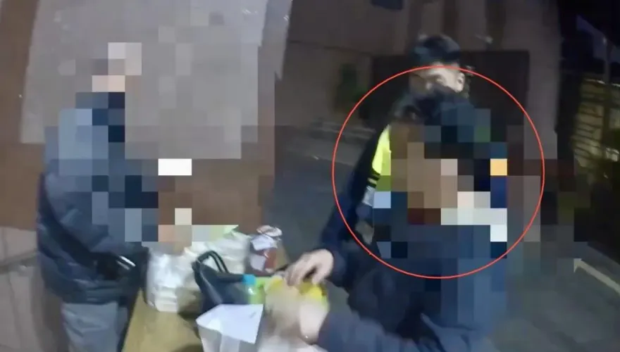 影/扯！女子法院出庭順手行竊　爽吃外送漢堡喝紅茶遭活逮