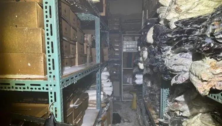 快訊/基隆仁愛區服飾店起火！倉庫商品全泡湯