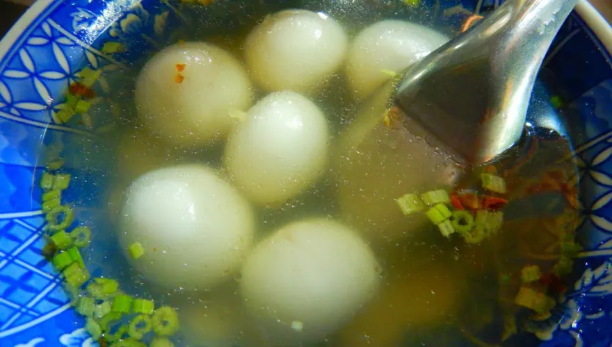 冬至湯圓不只有甜的！傳統客家鹹湯圓食譜一次看　必加茼蒿與「1秘方」