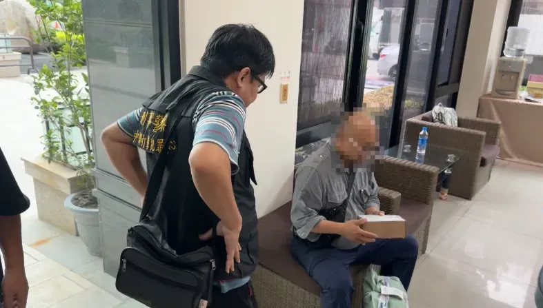 影/骨刺大叔網購CBD精油緩解疼痛　收包裹被逮傻眼驗出「大麻」成分