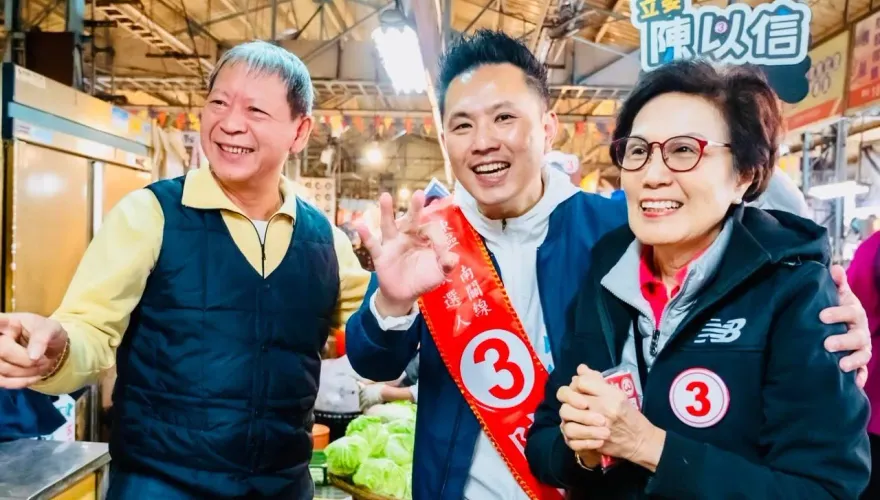 到台南幫掃街拜票　馬英九大姊馬以南疾呼選民：相信馬英九、相信陳以信