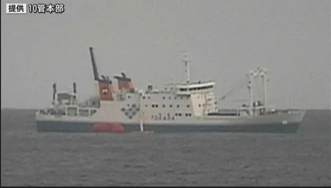 海上驚魂！鹿兒島渡輪「引擎突爆火球」　29人搭艇逃生全員平安