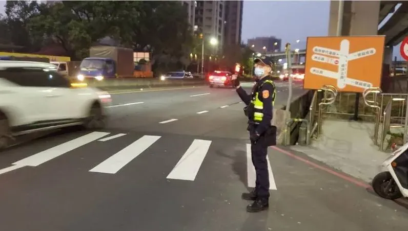 全台唯一跨河煙火在八里！　警方透露避開車潮「最佳路線」