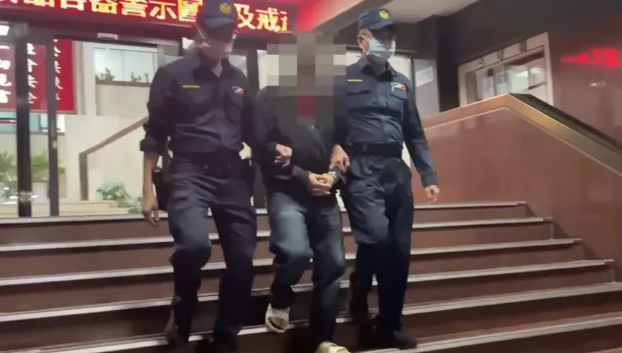 影/通緝男搭小黃遭警攔檢識破　身上搜出大批毒品被逮