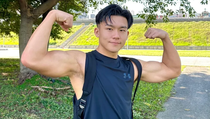 25歲鮮肉網紅走路背痛難動彈！就醫竟是「膏肓神經受損」
