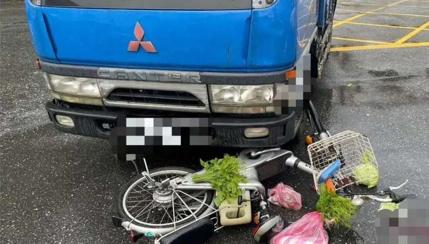 喪家悲慟剛過頭七...承諾暫停競選卻在車掃！花蓮民進黨張美慧信用破產