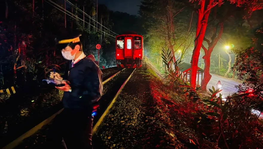 快訊/南投龍泉車站火車撞機車！60歲騎士頭骨破裂死亡