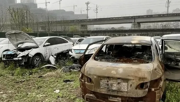 陸廢棄「電動車墳場」掀淘金熱　業者搶「拆電池」轉賣利潤上看千億