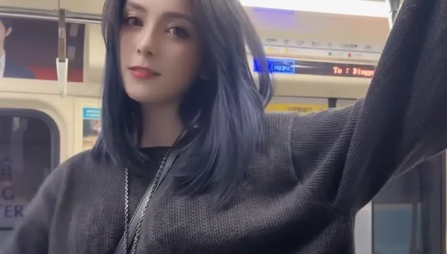「最美童星」跨年夜險被酒瓶砸頭！信義區逛街飛來橫禍　她嚇傻：心臟停1秒