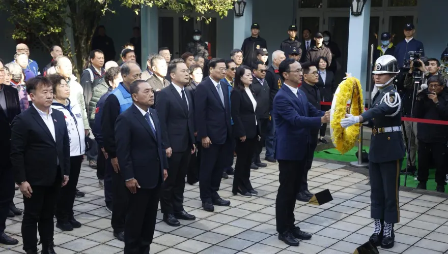 蔣經國逝世36周年　侯友宜陪韓國瑜、朱立倫元旦頭寮謁陵：國民黨堅守路線