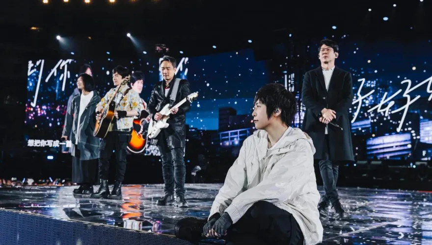 演唱會驚傳意外！五月天跨年煙火炸傷觀眾…相信音樂回應了