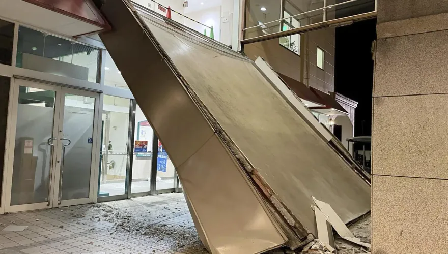 震災首夜...日本石川縣民眾頂0度低溫「鋪紙板過夜」　周末還可能下雪