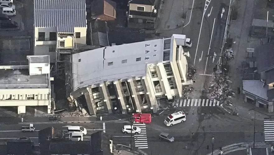 影/恐怖地牛翻身！日本7.6強震震央13死百傷　七層樓「被晃到歪倒」