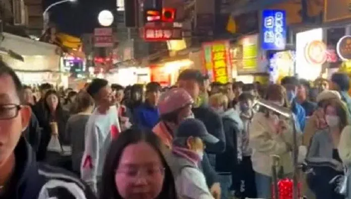 一中學生勸導違規攤商！被質疑「欺負阿婆」這樣回應　網笑：大人的世界很骯髒