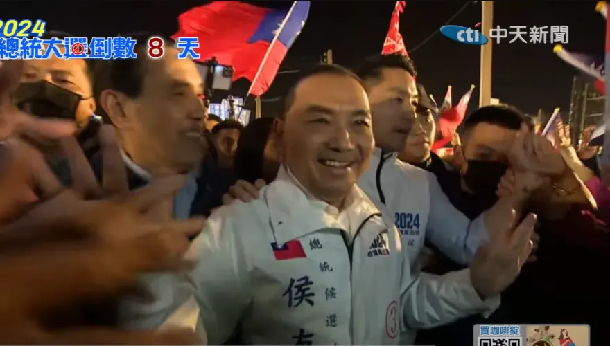 影/侯康配台南大造勢爆2萬人！蔣萬安伴侯友宜大進場全場瘋狂　震撼空拍圖曝