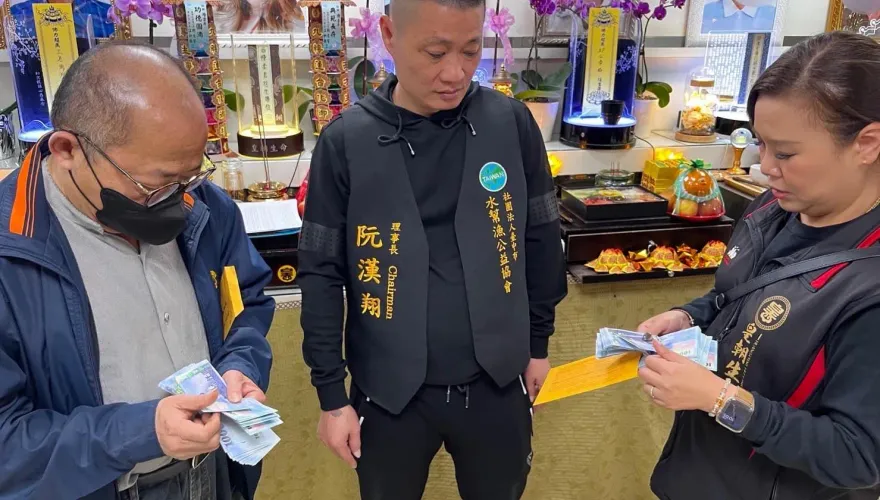 鼻酸！台中女墜樓「摔碎身體」爸媽哭求留全屍　眾人集資、9小時修復
